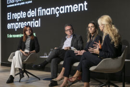 Emma Montserrat, Antoni Vallès i Clara Campàs, durant la sessió 'El repte del finançament empresarial', conduïda per Elena Busquets