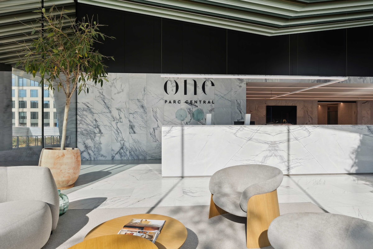 Recepción del One Parc Central, que a partir del año que viene acogera el Hub Digital de la compañía aérea. © Savills