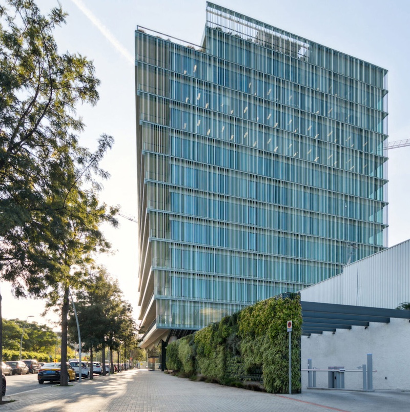 El edificio One Parc Central, diseñado por el estudio Batlleiroig.