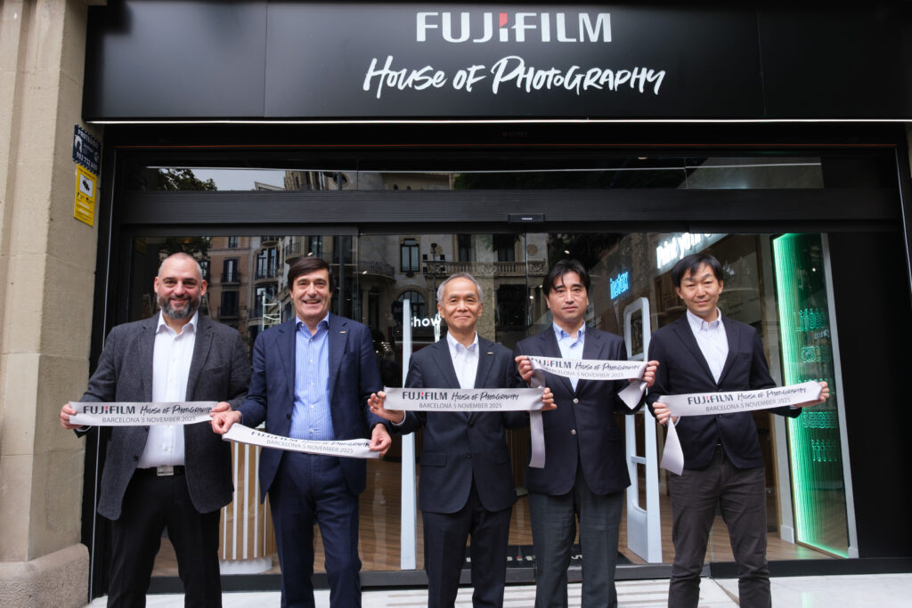 Portaveus de Fujifilm a la inauguració de la House of Photograf