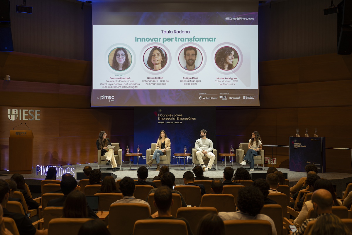 Gemma Fontané, como moderadora, junto a Diana Ballart, Quique Roca y Marta Rodríguez