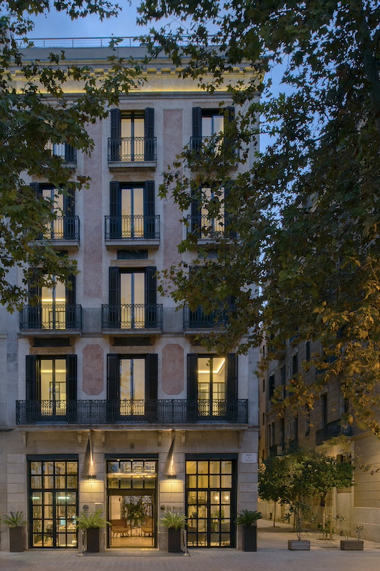 Hotel Serras, Barcelona, fachada.