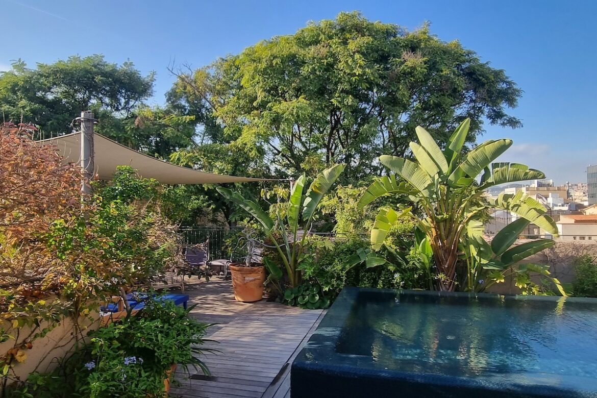 El terrado-Rooftop del Hotel Neri, por Javier Ortega Figueiral