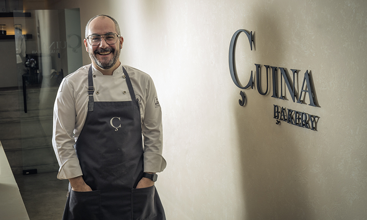 Xano Saguer, català enamorat de Mèxic, que des d'allà dirigeix Çuina, un espai de pastisseria d'autor però també de cursos formatius.