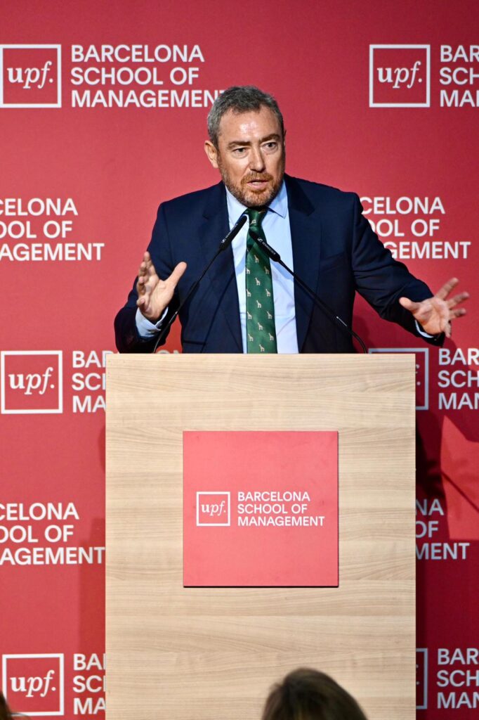 José M. Martínez-Sierra, director general de la UPF-BSM en la ceremonia de entrega del Public Figure of the Year Award a Nadia Calviño