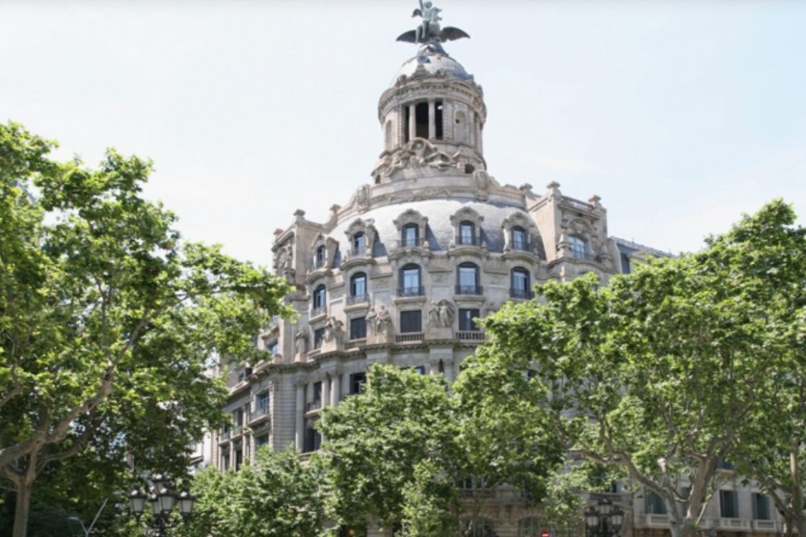 Edificio de la Unión y el Fénix de Barcelona. © Rosa Feliu