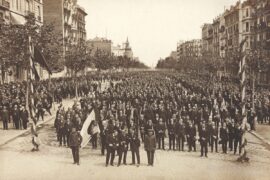 24 d'abril: Festa dels Sometents al passeig de Gràcia, en desfilen 40.000