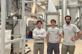 Arturo Almazor, Álex Segura y Carlos Conde en las instalaciones de la compañía en Abrera. © Dapibus