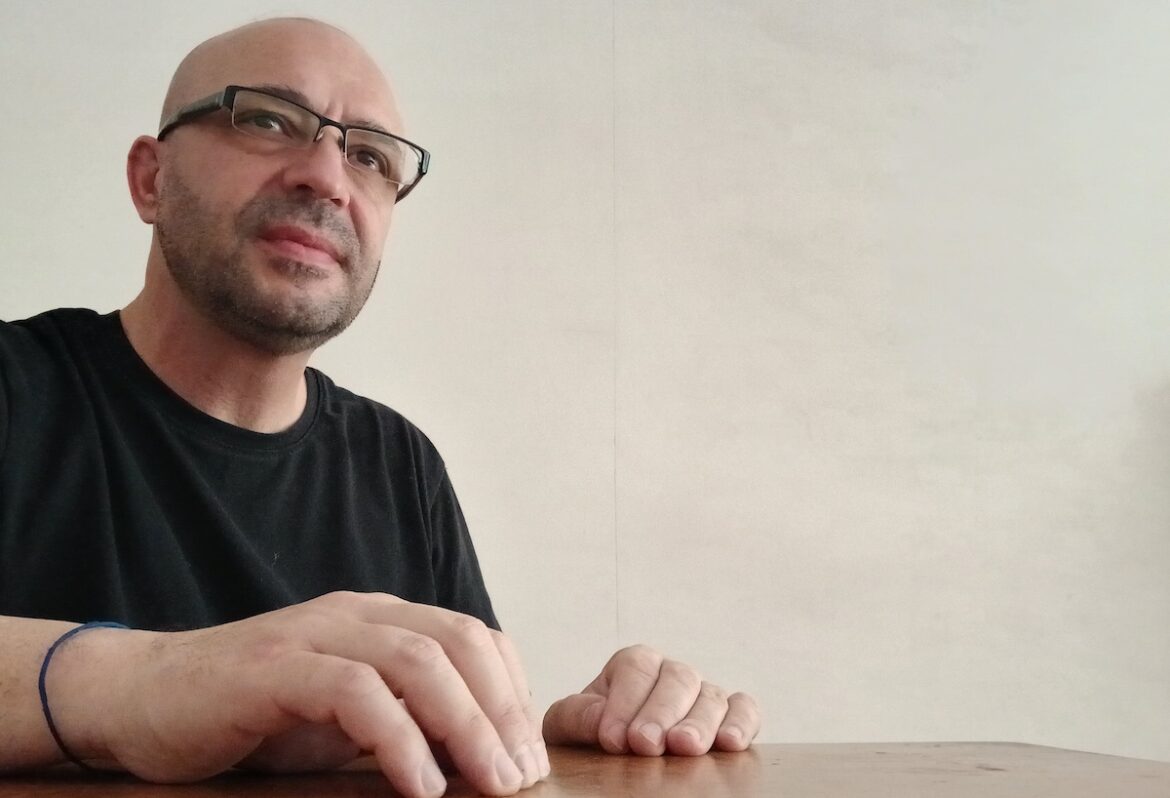 El escritor y periodista Pablo Bravo