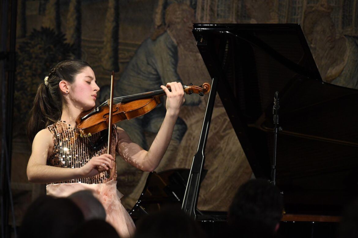 La violinista María Dueñas actuará en el Palau de la Música Catalana.