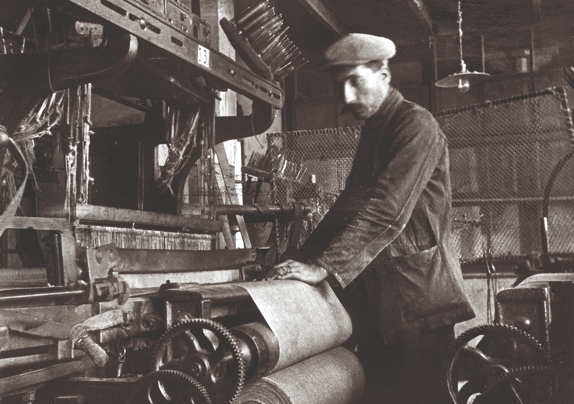 Trabajador de una fábrica textil de Barcelona (Fondo Francesc Espuña). 