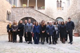 Presentació del projecte arquitectònic al Palau Requesens, amb Eduard Escoffet, Sònia Hernández i Martina Fabré al centre. © Miquel Codolar / ACN
