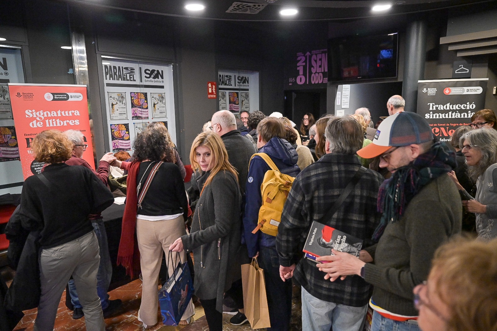Colas para la firma de libros en BCNegra 2025. © Institut de Cultura de Barcelona