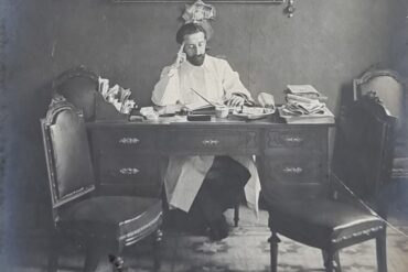 Emilio Tiffon en su despacho