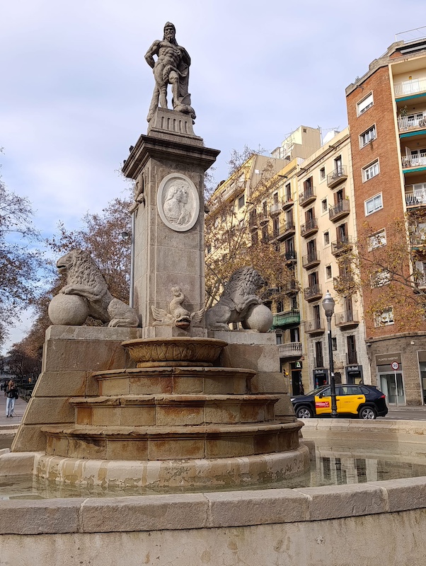 Fuente de Hércules de Barcelona por Anna Badia