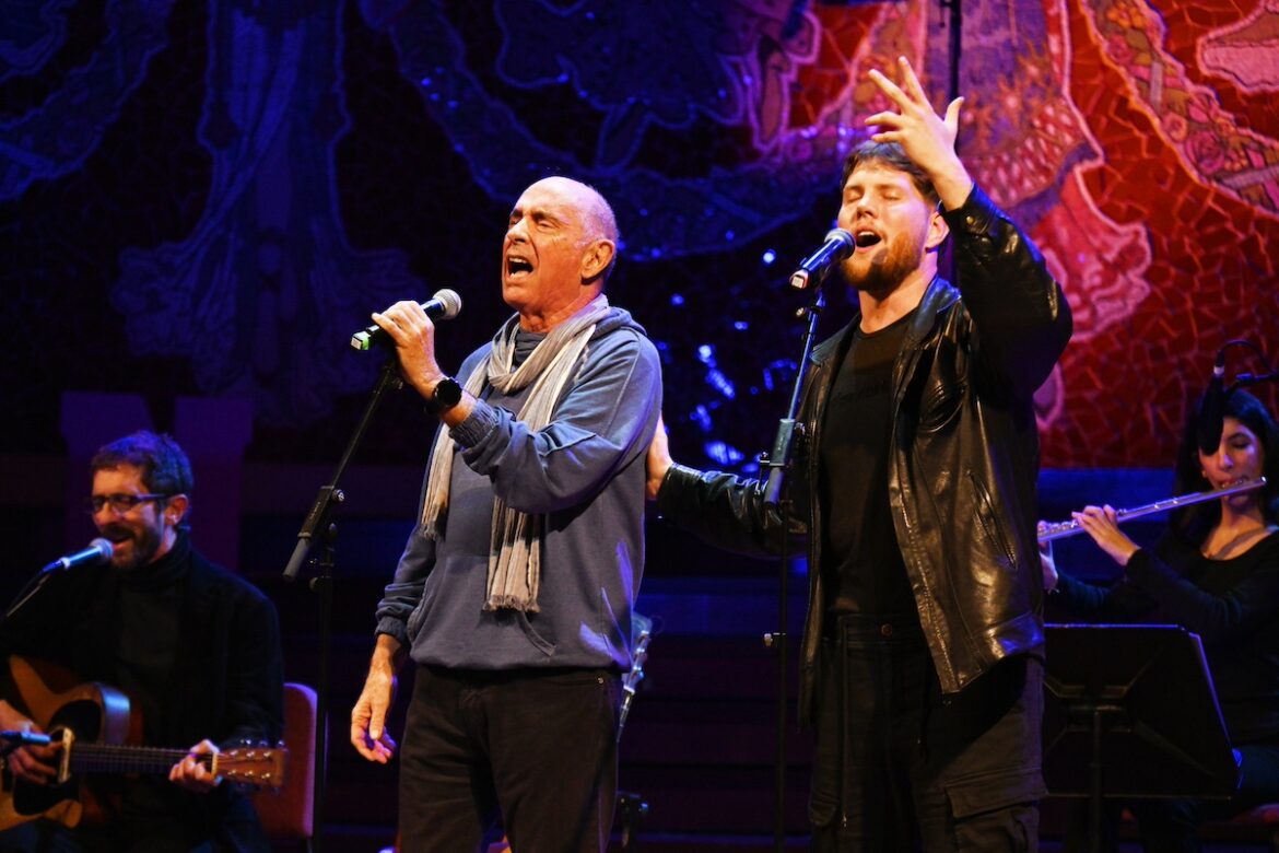Lluís Llach en concierto en Barnasants. © Juan Miguel Morales