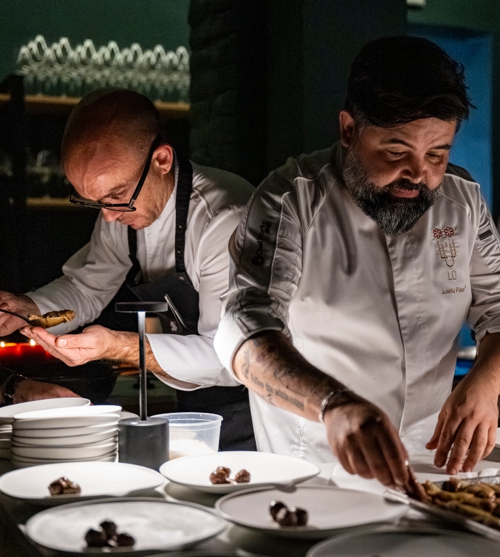 Marc Gascons (Els Tinars) y Juanlu Fernández (LÚ, Cocina y Alma) en Montagud. 