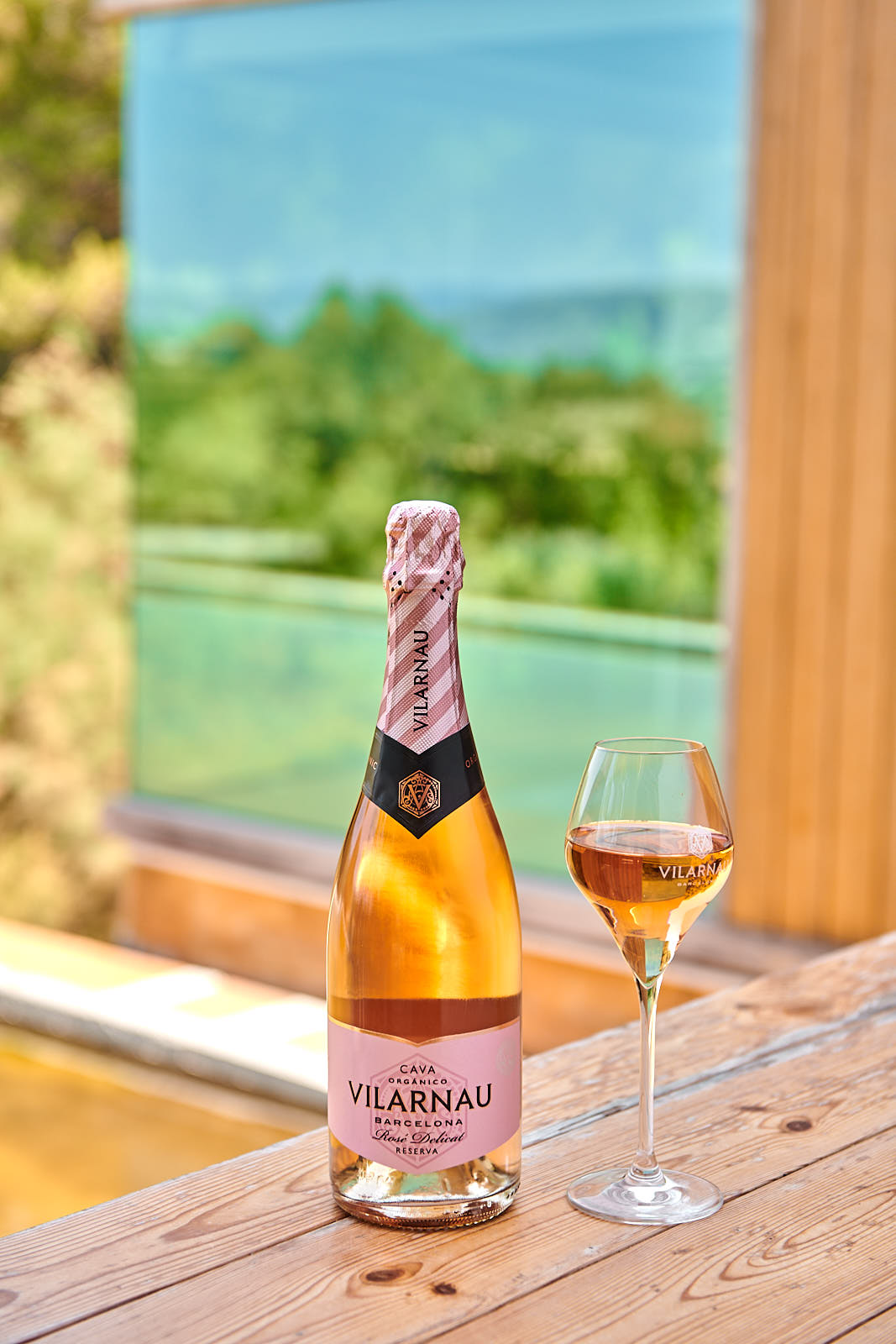 El territorio se imprime en cada botella de cava Vilarnau.