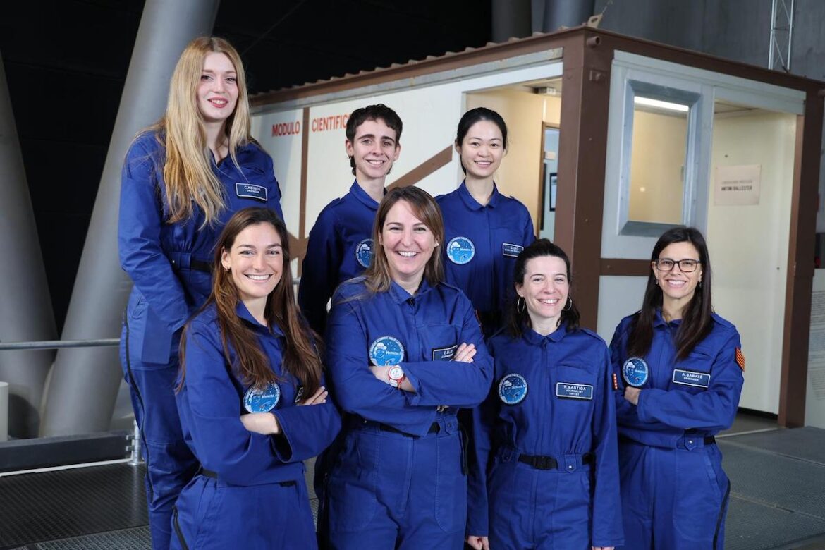 Part de la tripulació de la missió Hypatia III, que a l'estiu de 2027 viatjarà a l'Àrtic canadenc. © Pau Fabregat