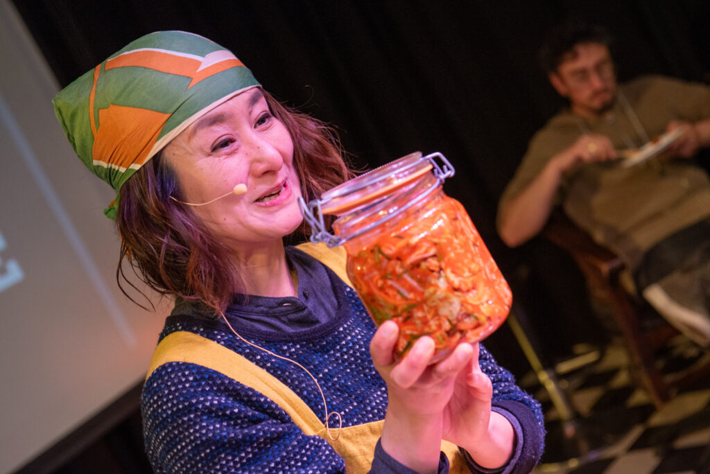 Natsumi Nakamori durante su taller del FRMNT 2025.