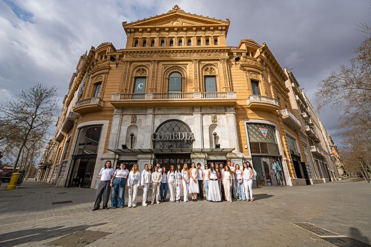 Artistas que han intervenido en las butacas del futuro Thyssen de Barcelona.