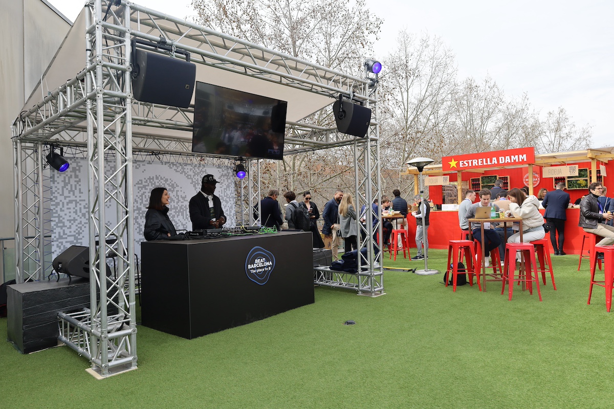 DJ en el espacio Beat Barcelona del 4YFN por Anna Badia