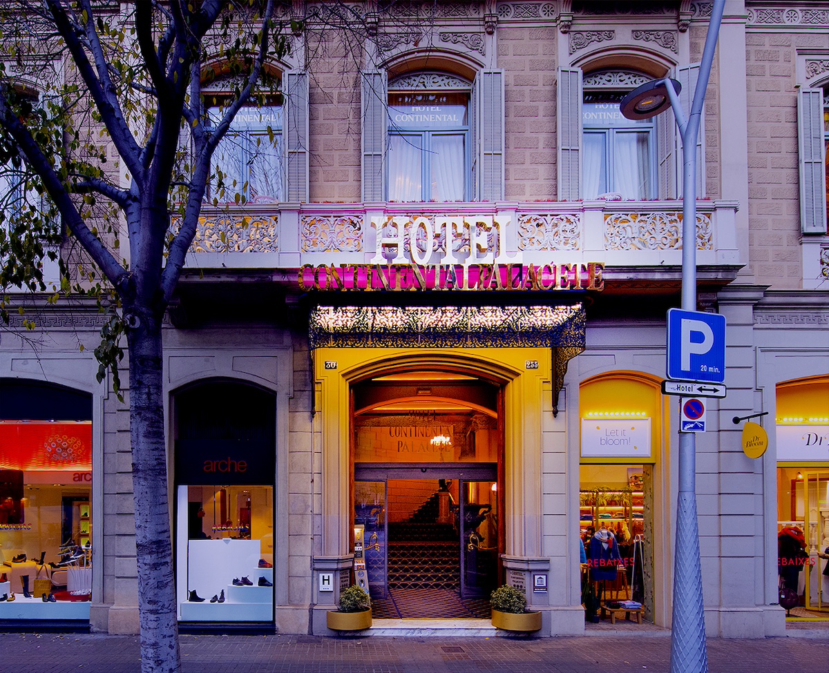 Salones del interior del Continental Palacete