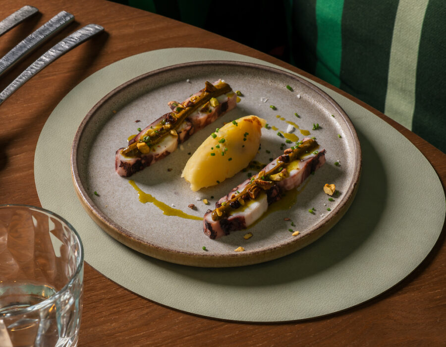 Entre motllures modernistes i jardí interior, Windsor ofereix un dels escenaris més elegants del Quadrat d’Or