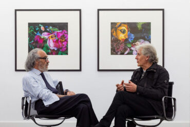 Julio Vaquero, director de col·lecció de la Fundació Sorigué, en diàleg amb el galerista Carles Taché durant 'The Collector is Present'.