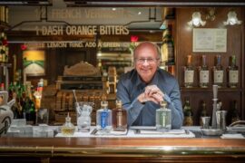 Javier de las Muelas, al Dry Martini de Barcelona, amb la nova gamma Speakeasy Spirits