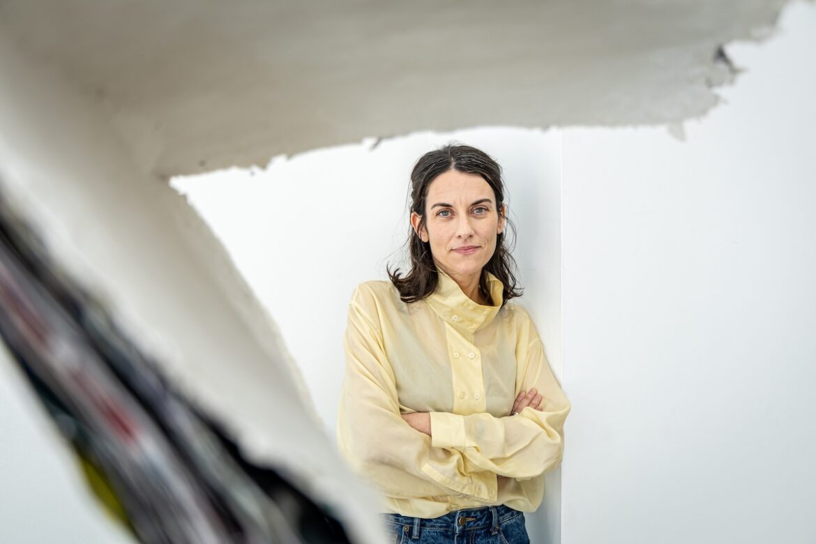 Joana Roda a la galeria Bombon de Barcelona, al carrer Trafalgar. © Àngel Bravo