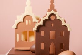 Les cases modernistes inspirades en Gaudí de la pastisseria Brunells.