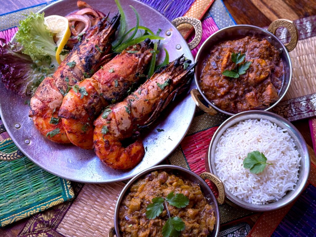 Los gambones destacan entre platillos para compartir. mayura