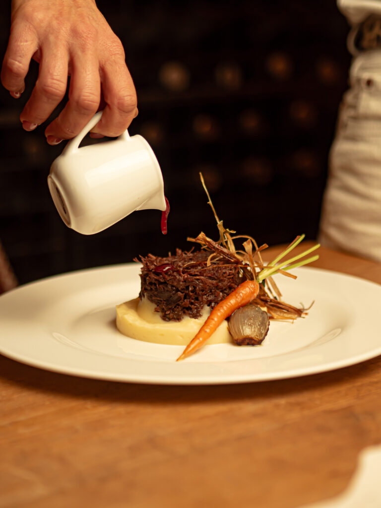 Meloso de carrilleras al vino tinto.