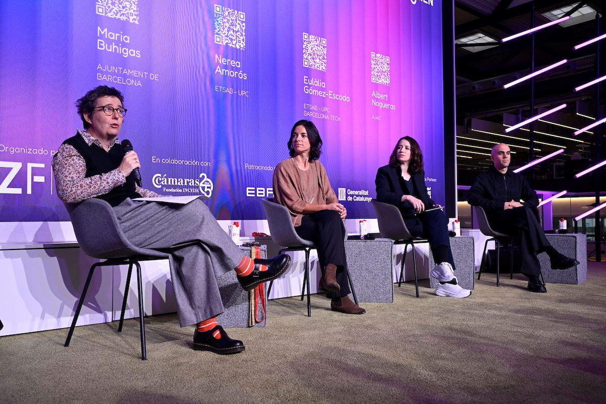 Mesa sobre arquitectura en BWAW