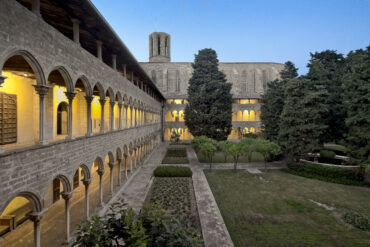 El Reial Monestir de Pedralbes, que celebra set segles d'història.