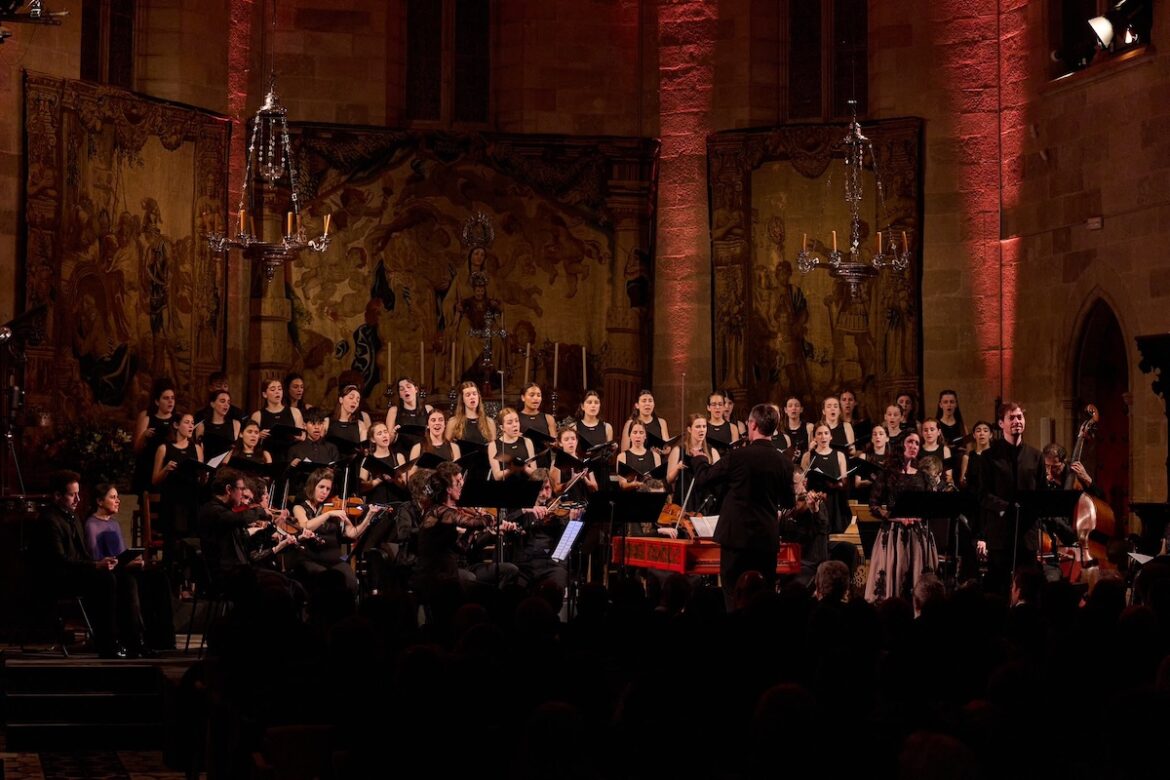 La formació Vespres d'Arnadí, orquestra resident de la cita, al Festival de Pasqua de Perelada.