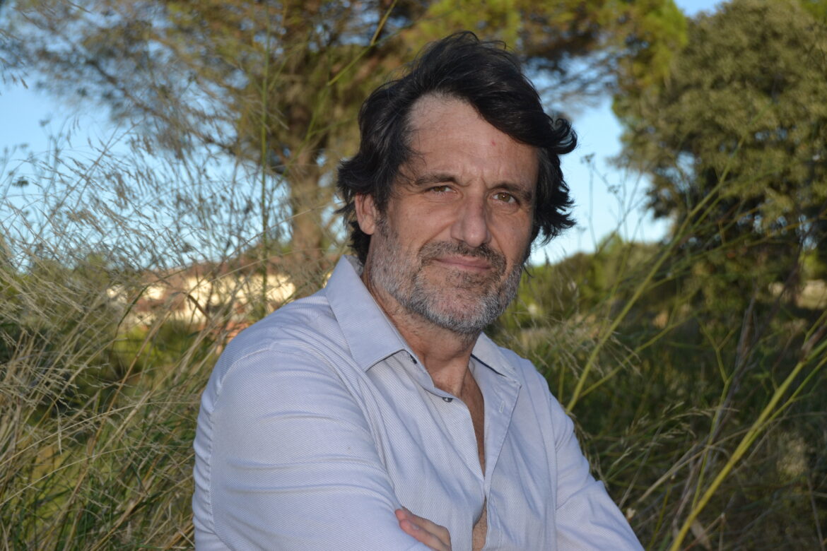 Marc Colell: Escribir simulando que se puede hacer alguna otra cosa