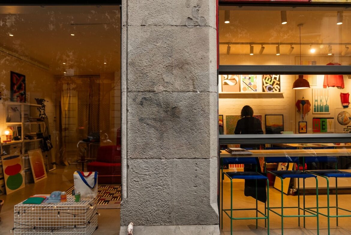 Botigues de Barcelona. © Lucas Amillano