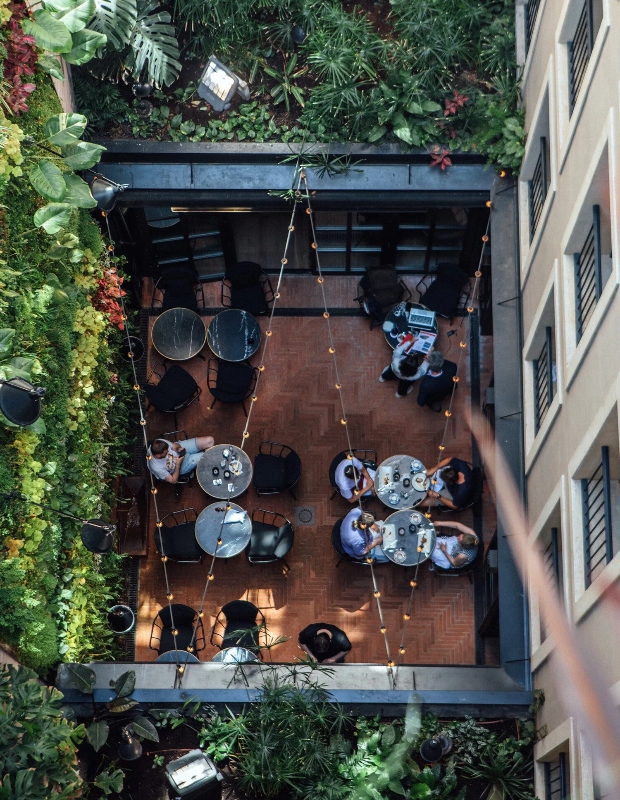 El patio de Contraban, en el hotel Wittmore