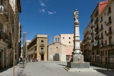 La plaça del Pedró amb la font de Santa Eulàlia
